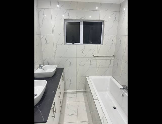 3 BEDROOM FREESTANDING FOR SALE IN EASTWOOD